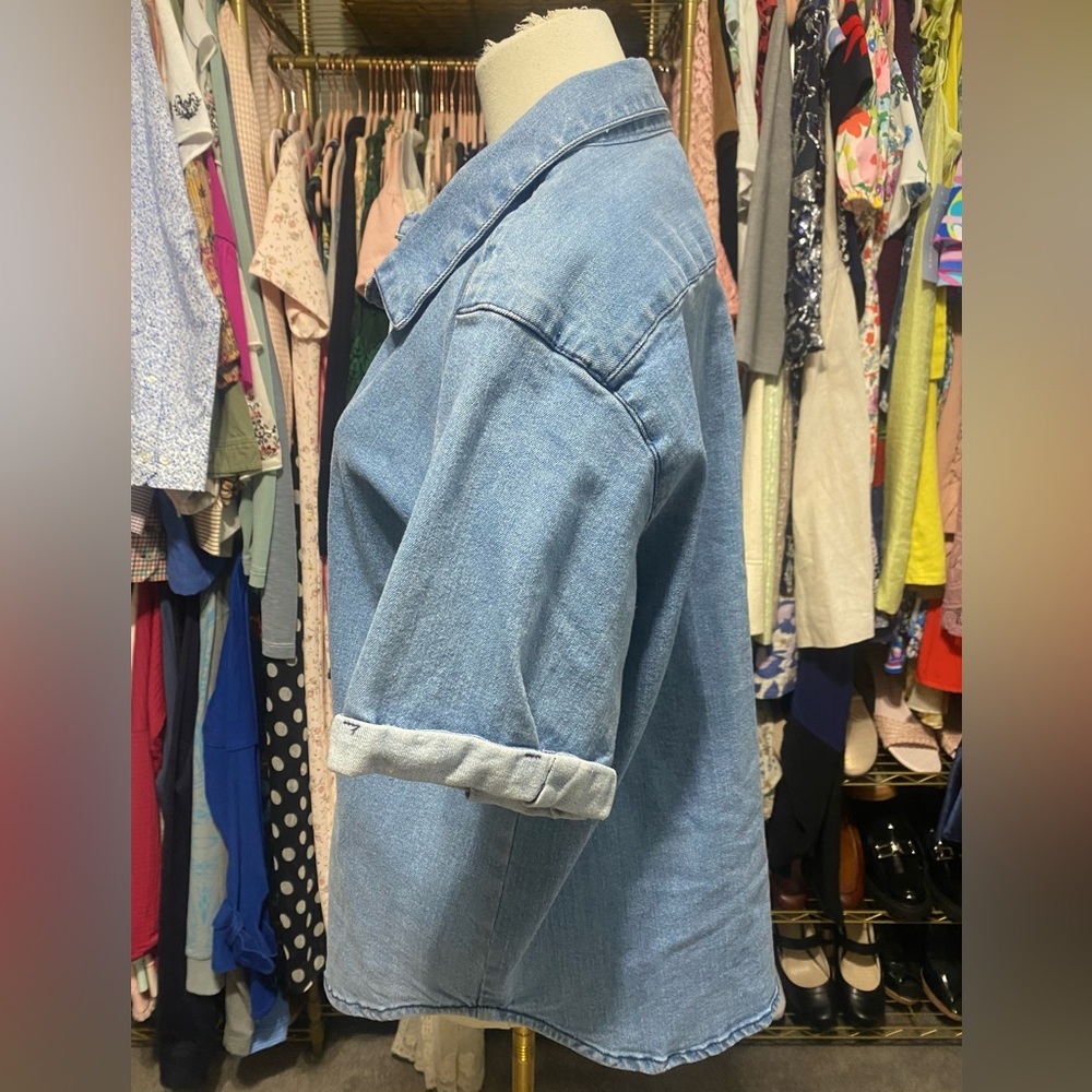 Velvet Heart Light Wash Denim Short Sleeve Button Down Shirt - Size Large - Picture 2 of 9